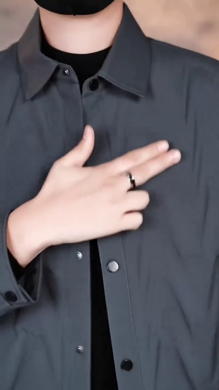 Men's Lightweight Button Front Casual Jacket - Image 4