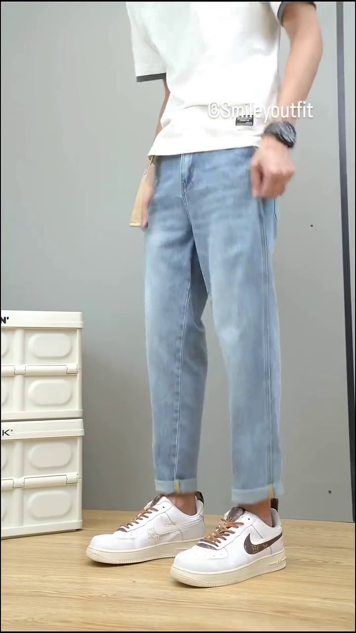 Men’s Light Blue Slim-Fit Casual Denim Jeans - Image 3